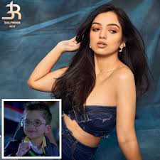 هل كنت تعلم ان الطفل أرجون ابن شاروخان و بريتي زينتا في فيلم Kabhi Alvida  Na Kehna هو في الواقع فتاة ؟ إنها الممثلة أحساس تشانا التي حققت مؤخرا شهرة  واسعة بفضل