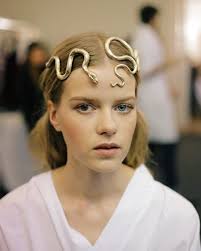 Valentino Just Reimagined The Headband In The Most Beautiful Way Possible Hair Jewelry Gold Hair Accessories Hair Accessories