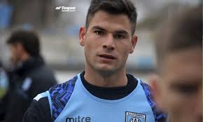 Una alta y otra baja, el mercado de pases de Estudiantes sigue activo