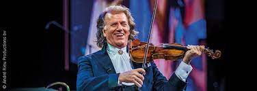 Violinist and conductor rieu charms listeners with the lush sound of his johann strauss orchestra, thus inheriting strauss' title as the wal. Andre Rieu Konzerte In Wien Verlegt In Den Juni 2021 Oeticket Blog Live News
