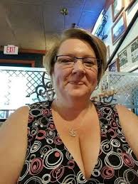 I'm a single woman who wants to give a lot of love I don't need money, I'm  just looking for someone who really appreciates me. ❤️❤️ Contact  me:https://heylink.me/Livechat_/