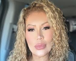 Debbie Crenshaw's Instagram, Twitter & Facebook