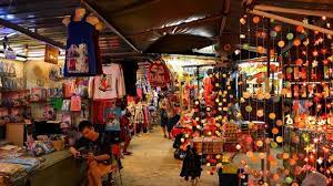 Batu feringgi is second only to georgetown in terms of penang tourism. Wisata Malam Di Penang Kunjungi Batu Ferringhi Night Market Untuk Belanja Dan Kulineran Tribunnews Com Mobile
