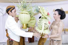 Mari mengenal dan belajar seni lipat tradisional asli indonesia. Nggak Hanya Ketupat Daun Kelapa Juga Bisa Digunakan Untuk Hal Ini