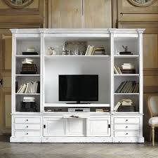 Meubles Tv Maisons Du Monde 22 Modeles Pour Vous Inspirer Ce meuble tv exotique fermé permet de masquer avec raffinement tout votre équipement multimédia. minutes maison 20 minutes
