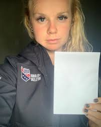 Caption this… 💭🤔😂 👽 looking like a real life alien emoji with strong  RBF vibes, as always 😂 I'm not scowling…this is just my face 😂😬 📸  @rekords #athlete #sport #racing #competition #