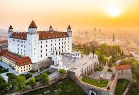 Neben der tatra gibt es noch einige andere tolle berglandschaften zu erkunden, in denen deutlich weniger tourismus herrscht. Bratislava Slovakia Travel