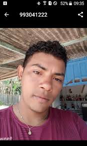 G. K. Chesterton dizia que uma coisa morta pode se deixar levar, tranqüila  e pacífica, com a indiferença bonançosa dos cadáveres, pela corrente, mas  só algo vivo é que pode agitar os