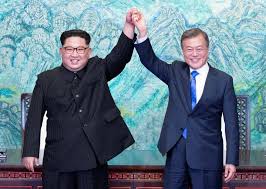 Formerly a single nation that was annexed by japan in 1910, the korean peninsula has been divided into north korea and south korea since the end of world war ii in 1945. Corea Del Norte Y Del Sur Firman La Paz Periodistas En Espanol