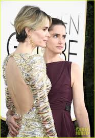 They were dating for 4 months after getting together in mar 2005. Sarah Paulson Amanda Peet Kiss At Golden Globes 2017 Photo 3838996 2017 Golden Globes Amanda Peet Golden Globes Sarah Paulson Pictures Just Jared