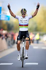 Wout van aert doesn't like riding crits that much, especially not after finishing the tour de france. Van Aert Tops Men S Elite Podium At Uci Cyclo Cross World Cup In Namur