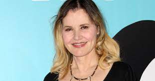 Geena davis, january 21, geena davis was born virginia elizabeth on 21st january 1956, she is an actress, a renowned film producer, a writer, a former fashion model, and an old archery player. Geena Davis So Einfach Konnten Frauen Hollywood Ubernehmen