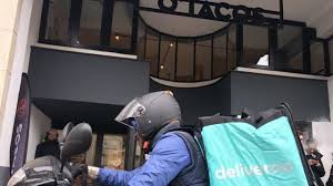 Proches du livreur mort reçus par castaner : Nantes Agresse Un Livreur A Scooter Secouru Par Un Collegue Nantes Maville Com