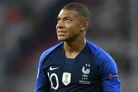 Килиану мбаппе было 18, когда он впервые зашел в раздевалку французской национальной мбаппе сейчас, вероятно, в самом расцвете. Kilian Mbappe Ustanovil Rekord Dlya Francuzskih Futbolistov I Popal Na Oblozhku Zhurnala Time Portal Novostej Lb Ua