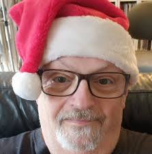 When it's time to hit the dance floor Bruno cuts a rug! 🕺Do you have any  special dance moves like him? 🎶