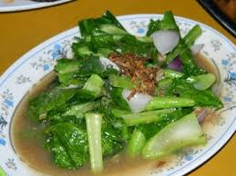 The leaves are a bit bitter and not suitable for soup but for stir fries like in kailan ikan masin, they are excellent. Cara Cara Membuat Kailan Ikan Masin Masakan Dapur Ala Thai Sabrinablogblog