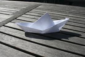 Place the card in your palm so that it is laying flat and face up. Make A Floating Boat Out Of Paper 4 Steps Instructables