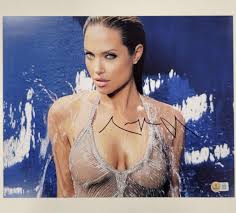ACTRESS SIGNED PHOTO