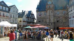 But here there's a spectrum, from old to oldest. Oberstadt Wochenmarkt Mit Neuem Konzept Meine Marburger Region