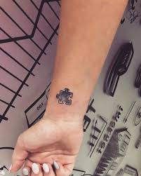 Este es uno de los motivos que hacen que las letras para tatuar sean tan complejas de. Mas De 100 Tatuajes En La Muneca Para Mujeres Fotos Y Disenos Esbelleza