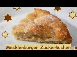 Flakes of butter are distributed on the dough which, after baking, form the characteristic holes. Mecklenburger Zuckerkuchen Einfach Schnell Und Fluffig Youtube
