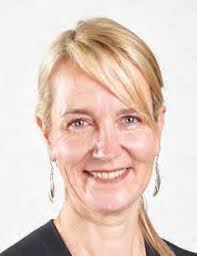 DRESSAGE BY THE LAKE