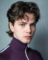 In love with these new headshots taken by the best @yellowbellyphoto thank  u so much🫶🏻