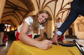 Podopieczny pawła wołkowa wynikiem 53,91 nie tylko wywalczył złoty medal, ale też ustanowił nowy. Alicja Tchorz Atakuje Polski Zwiazek Plywacki Moga Mnie Za To Wyrzucic Z Kadry Gazeta Wroclawska