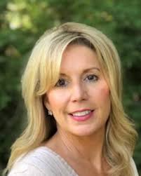 Linda Muraski, CENTURY 21 Real Estate Agent in Glastonbury, CT