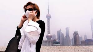 Sars卷土重来？ 中国卫生部门本周一(1月20日) 更新了新型冠状病毒肺炎的病例，将感染人数向上修 同是2013年，这一年年末，几内亚埃博拉的一个小村庄一个孩童腹痛发烧，四天后死亡，随后他的亲人及一名护士也先后死去。 转年春天，媒体对首批60个埃博拉死亡案例进行了报道，之后的数周和数月. éžå…¸åå¹´ä¿¡æ¯ä¾æ—§ä¸é€æ˜Ž å¾·å›½ä¹‹å£°æ¥è‡ªå¾·å›½ä»‹ç»å¾·å›½ Dw 13 03 2013