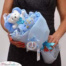 Here is an easy diy kit which contains everything from wool blend felt to hooks and screws, to make a fanciful hot air balloon. 25 Baby Shower Gift Ideas Jpg Diy Deco Crafts Home Decor Diy Gift Diy Craft Ideas