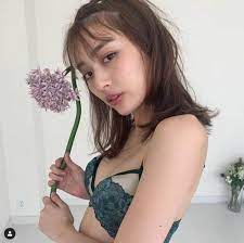 内田理央、“魅惑の谷間＆ランジェリー姿”を大胆披露！「めちゃくちゃセクシー」 | 日刊大衆