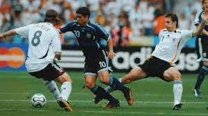 Anh tuyên bố giải nghệ ở tuổi 36, trong màu áo của boca juniors. Wie Gut War Eigentlich Juan Roman Riquelme Cavanis Friseur