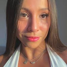 Daniela López (@danielalopeztol)