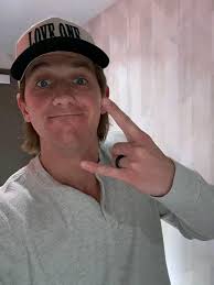 I'm in my 60s, and through all the bands that I have seen over the years  since I was in my teens, I've seen Yes the most!￼ I've always loved how you