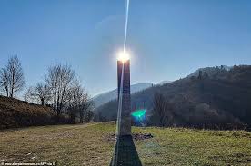 Ile kosztuje bilet na samolot do piatra neamt z nowy jork (ny) i jak kupić taniej? Romanian Monolith Vanishes After Appearing On Hillside Following Disappearance Of Utah Structure News Chant Usa
