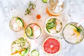 Diese 7 rezepte für leckere sommer cocktails schmecken garantiert und sind ganz einfach zubereitet. Leckere Cocktail Rezepte Fur Den Sommer