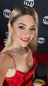 Durante muchos años busqué y busqué. Toqué las mismas puertas en busca de  oportunidades hasta que pensé que algo estaba mal conmigo, que esas puertas  que yo tanto quería que se abrieran