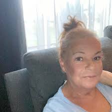 I have a somewhat strange request for your help. A year ago, when I was  just starting my resin adventure, I made a tray like this. Now the lady who  bought it