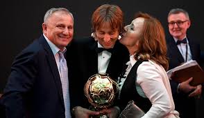 Luka modric with beautiful, charming, wife vanja bosnic who is luka modric dating in 2021? Weltfussballer Ausser Form Taugt Dieser Modric Fur Das Neue Real Real Total
