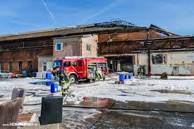 Der tiernotruf saar forderte die feuerwehr an, um das jungtier wieder in die nische in rund sechs meter höhe zu setzen. Homburg Grossbrand Im Industriegebiet Mainzer Strasse Weitestgehend Unter Kontrolle Homburg1
