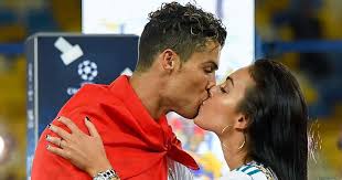 Посмотреть эту публикацию в instagram andábamos sin buscarnos pero sabiendo que andábamos para encontrarnos. Cristiano Ronaldo Sparks Engagement Rumors After Girlfriend Georgina Rodriguez Says Yesss On Instagram Post Meaww