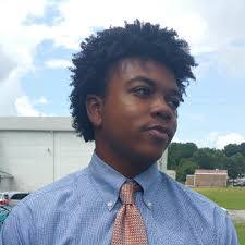 Darian Dennis's Instagram, Twitter & Facebook