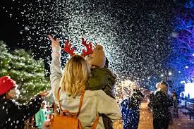 Cleveland Christmas Lights 2021 Holiday Events Near Me Cleveland Christmas Events Guide Tree Lightings