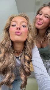 Jen Hunt's Instagram, Twitter & Facebook