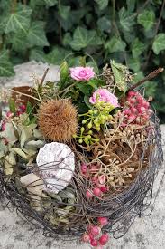 Draht Korb Selber Flechten Und Anschliessend Herbstlich Fullen Diy Anleitung Wie Du Eine Tolle Herbstdeko Selber Kr Herbstdeko Herbst Dekoration Basteln Herbst
