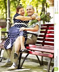 Alte Frau Sitzen in Der Hand Vom älteren Mann. Stockfoto - Bild von  lebensstil, liebe: 34070160