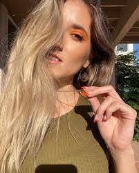 Gwendolyn Beebe's Instagram, Twitter & Facebook