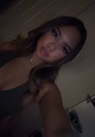 isabel 🎀 (@isabel.pham)