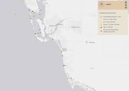 Two red tide tracking products are available. Florida Toxic Algae Varying Counts Of Red Tide Lingering Off Southwest Florida Coast